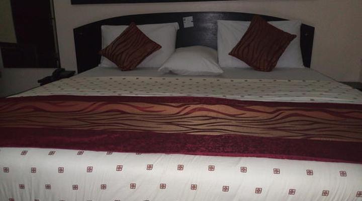 Roneks Royal Hotels & Suites