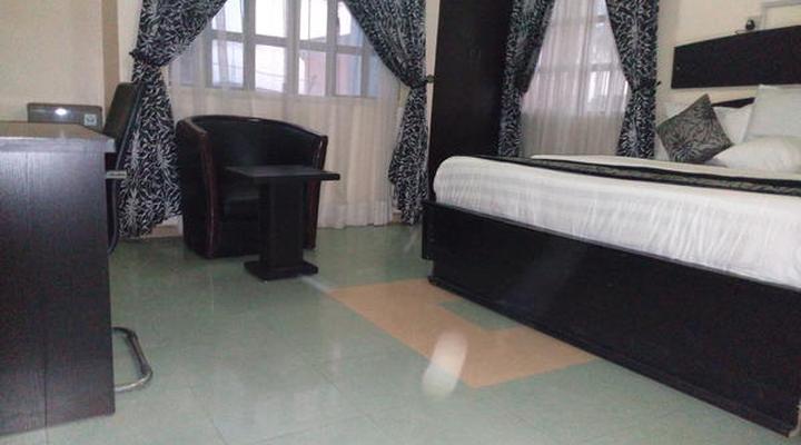 Roneks Royal Hotels & Suites