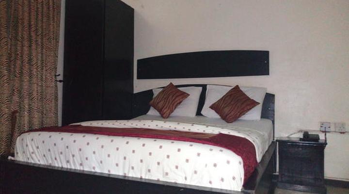 Roneks Royal Hotels & Suites