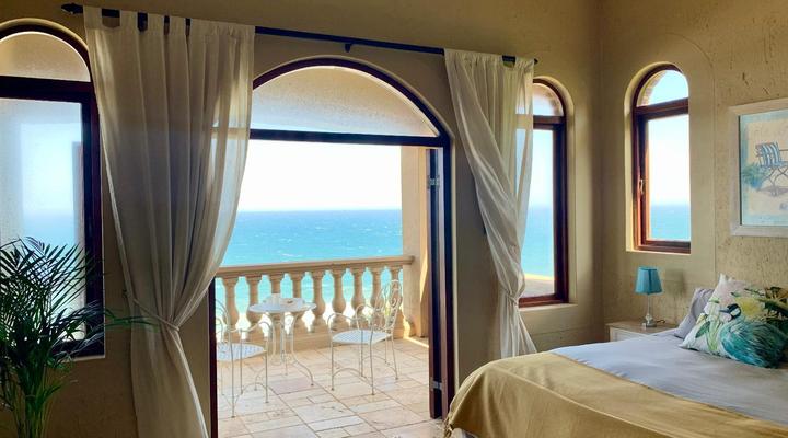 Escape to a Beach Villa in Sheffield Beach, Salt Rock