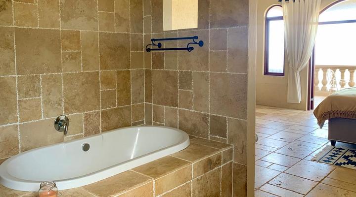 Escape to a Beach Villa in Sheffield Beach, Salt Rock