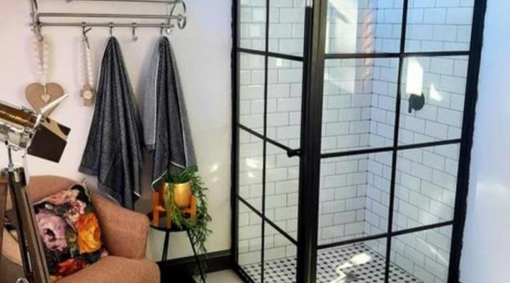 Six on Reinecke Guesthouse