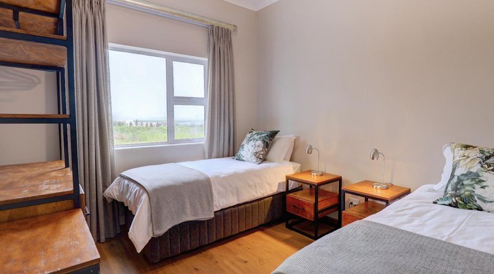 Out of Bounds Self-Catering Lodge 