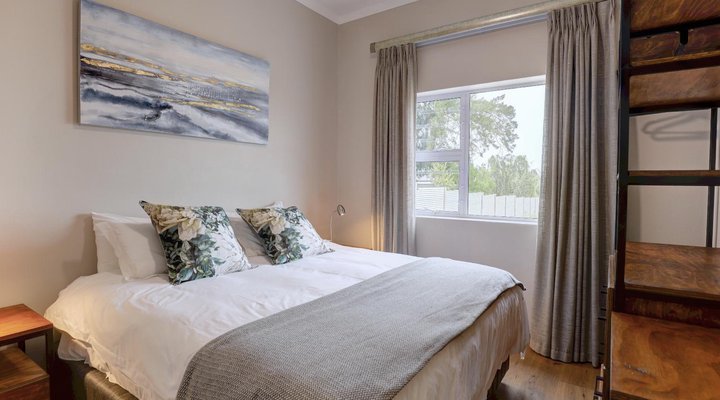 Out of Bounds Self-Catering Lodge 