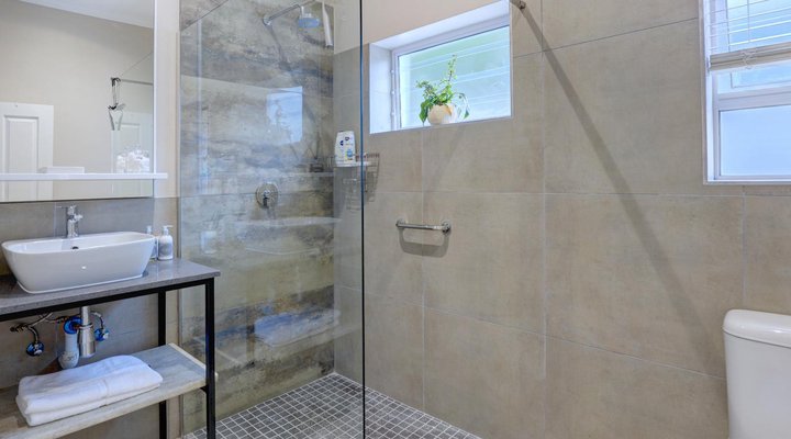 Out of Bounds Self-Catering Lodge 