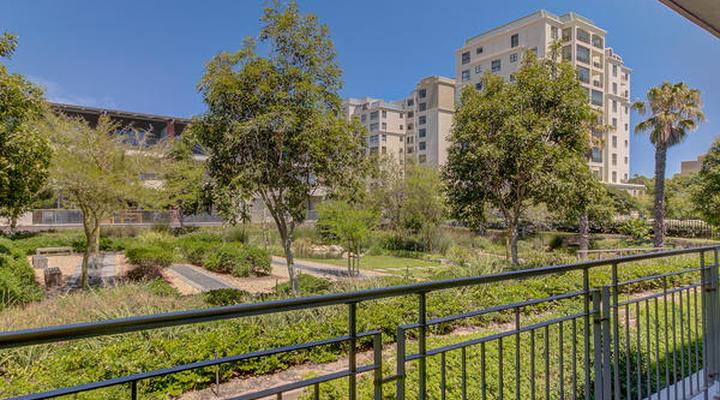 UniqueStay Century City Apartment