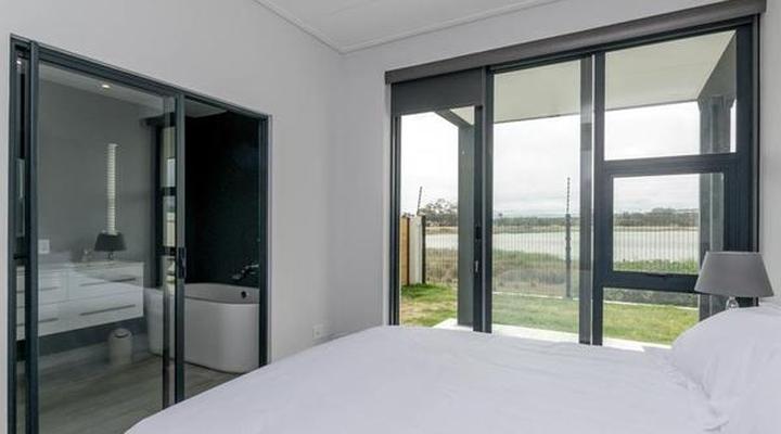 UniqueStay Paardevlei Square 2 Bedroom Apartment