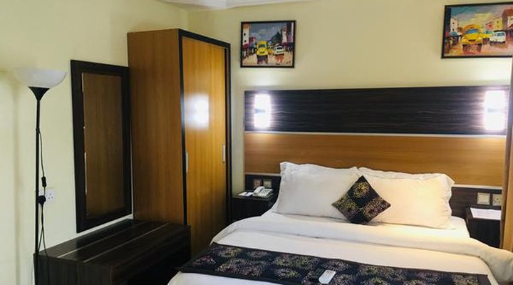 Stoneside Hotel And Apartment