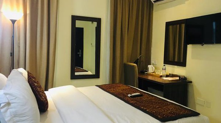 Stoneside Hotel And Apartment