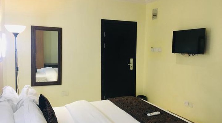 Stoneside Hotel And Apartment