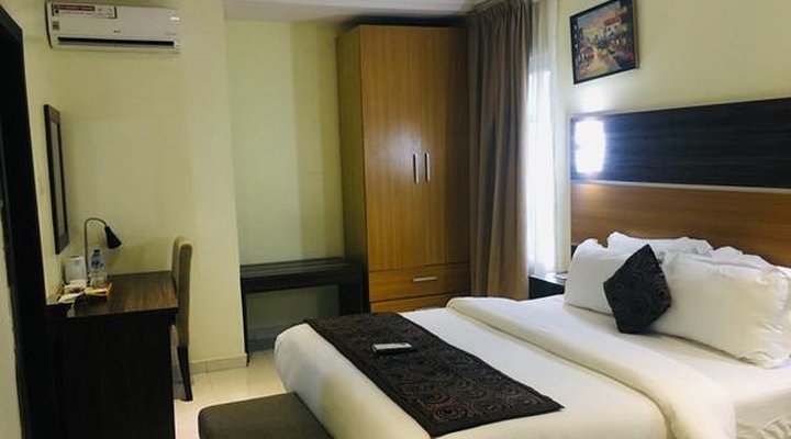 Stoneside Hotel And Apartment