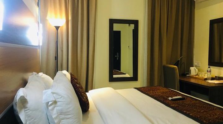 Stoneside Hotel And Apartment
