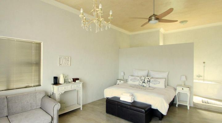 Tinley Manor Hil's B&B