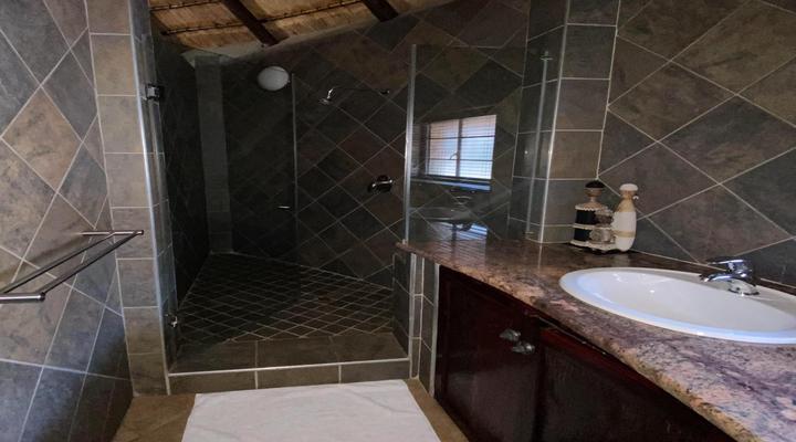 Umlondolozi Game Farm