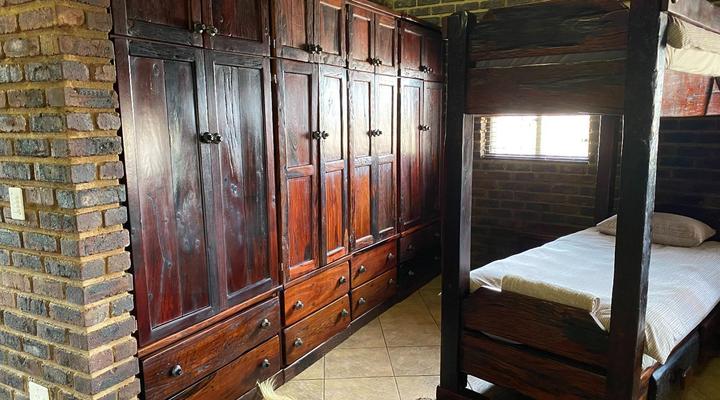 Umlondolozi Game Farm