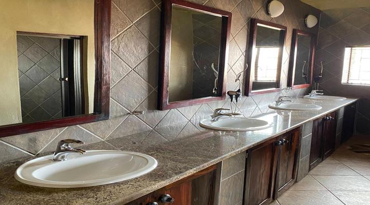 Umlondolozi Game Farm