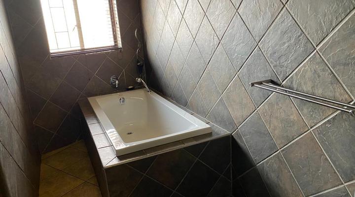 Umlondolozi Game Farm