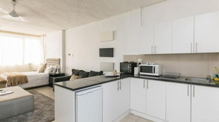 Inn & Out Sandton Park