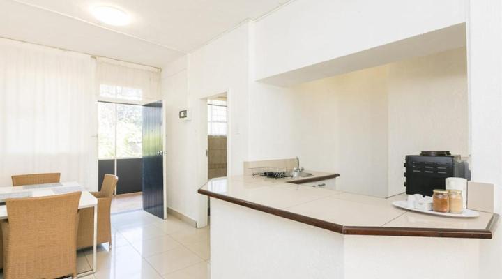 Inn & Out Sandton Park