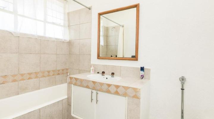 Inn & Out Sandton Park