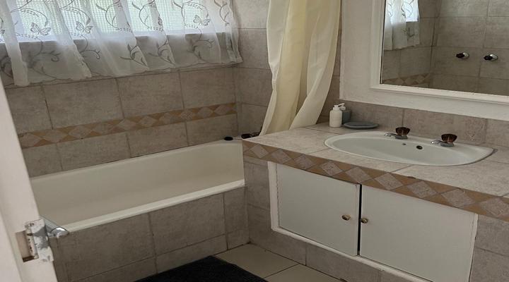 Inn & Out Sandton Park