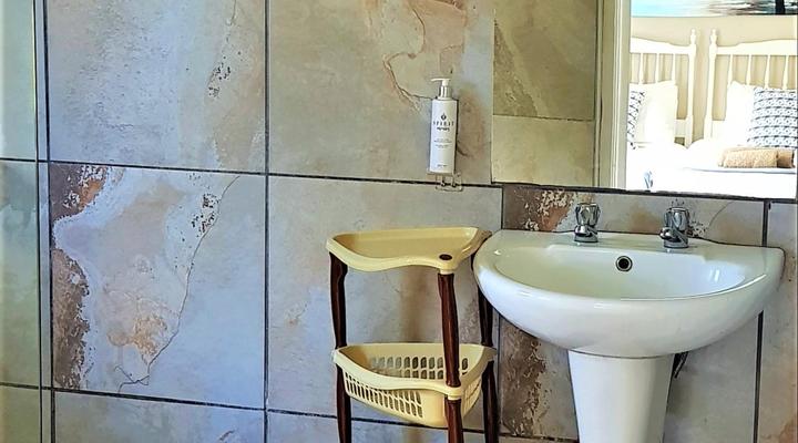 Kei Mouth Guest Lodge