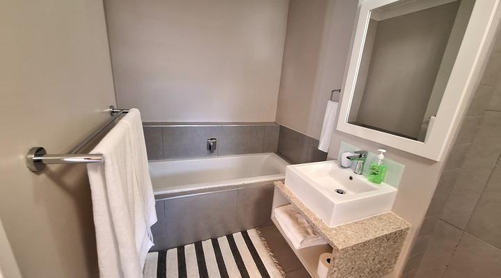 Mount Castleton: 4-Star Graded Luxury Apartment