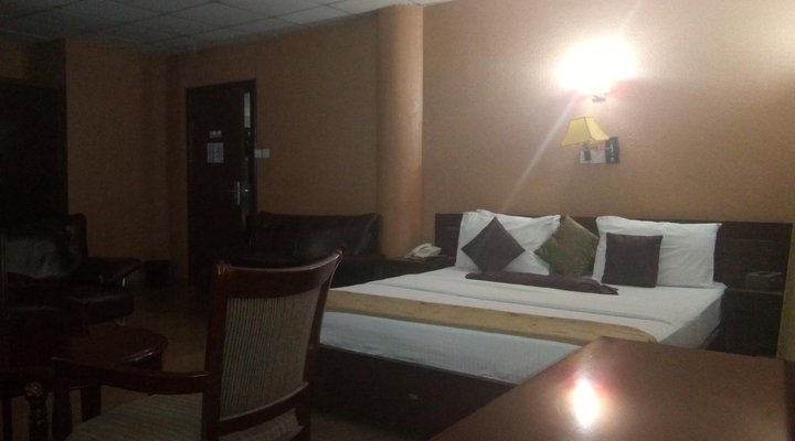 Crocodile Hotel & Restaurants Ltd