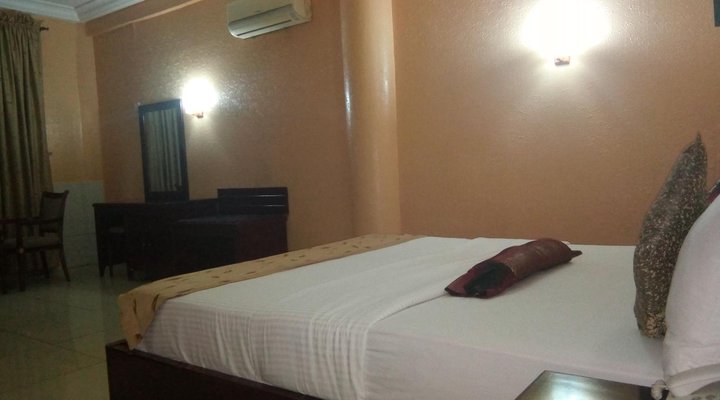 Crocodile Hotel & Restaurants Ltd