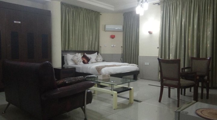 Crocodile Hotel & Restaurants Ltd