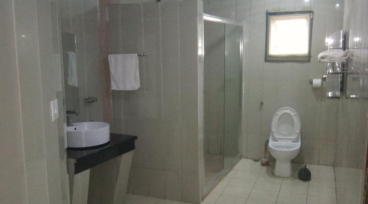 Crocodile Hotel & Restaurants Ltd