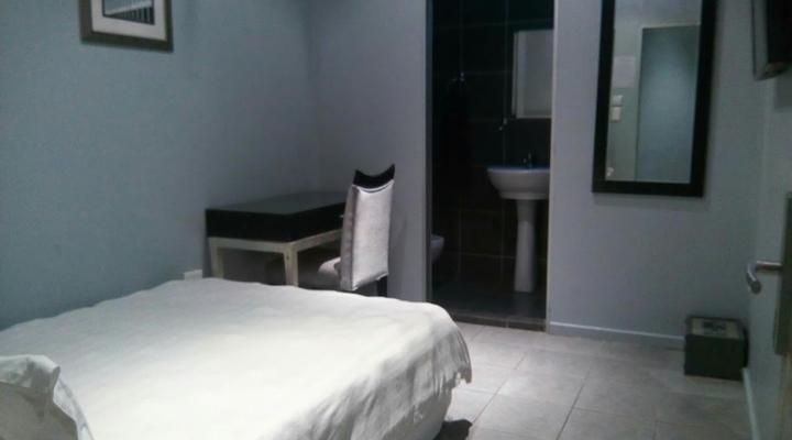 Inn & Out Express Sea Point