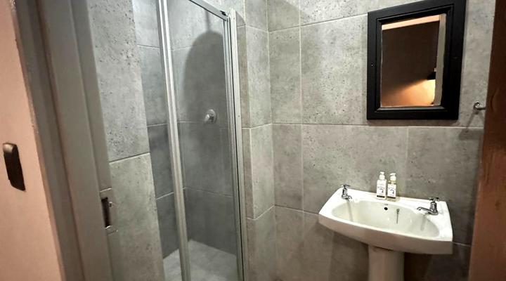 Shangri-La Country Hotel