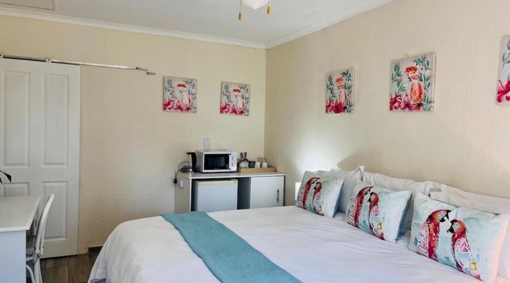  Lenox Lodge Guesthouse