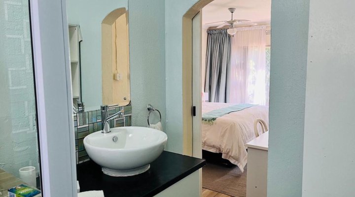  Lenox Lodge Guesthouse