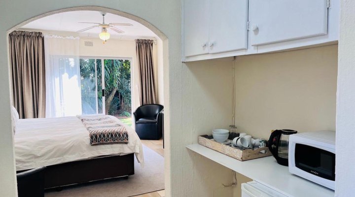  Lenox Lodge Guesthouse