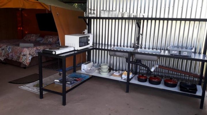 Loebies Guestfarm & Predator Park