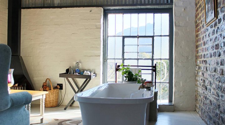 Essere Lodge Guest House