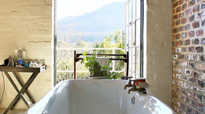 Essere Lodge Guest House