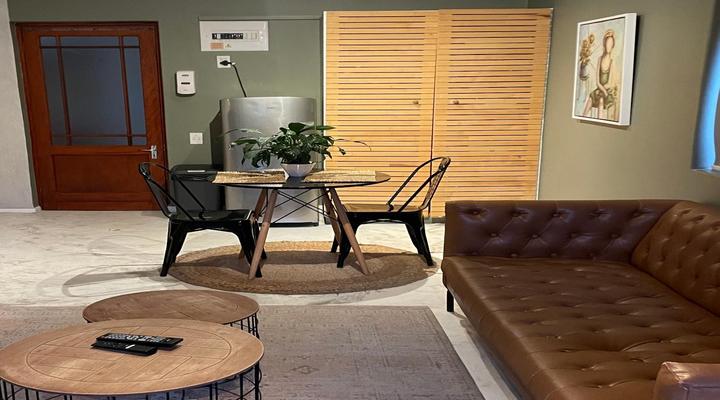 Sixteen Guesthouse on Main