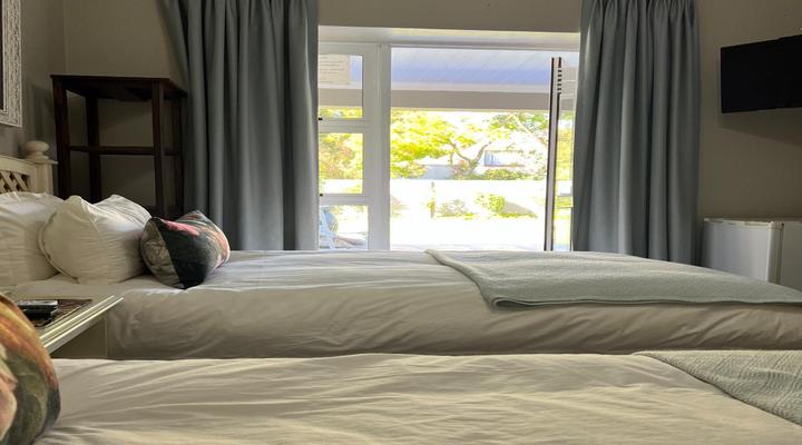 Six on Reinecke Guesthouse