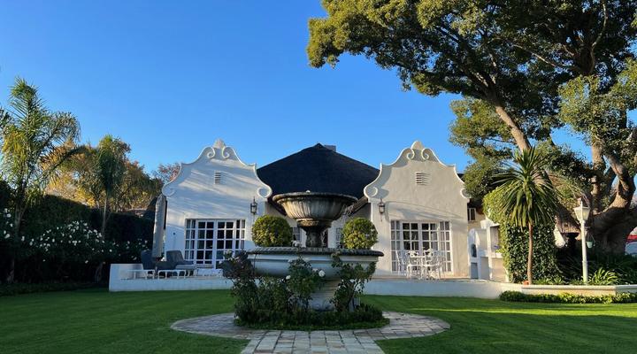 Six on Reinecke Guesthouse