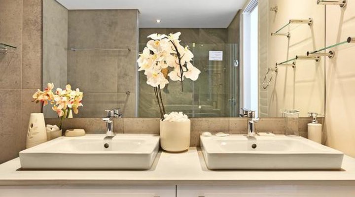 Chelsea Luxury Suites by Total Stay
