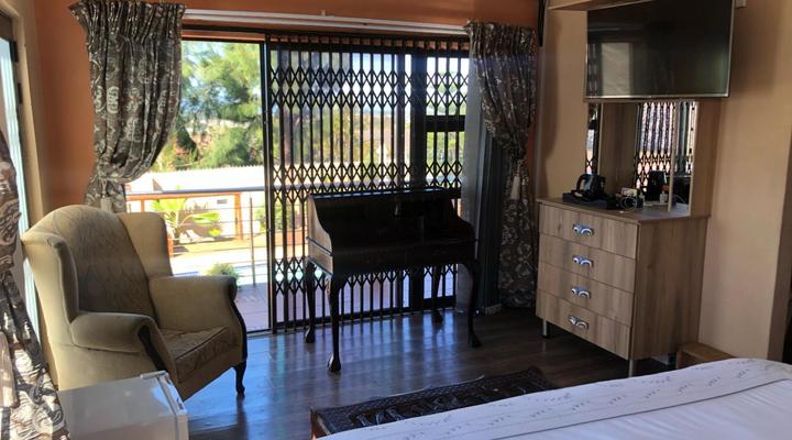 Empolweni Lounge and B&B