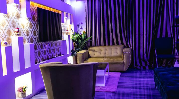 Gold Crown International Hotel