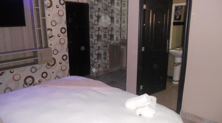 Gold Crown International Hotel