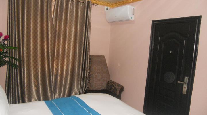 Gold Crown International Hotel