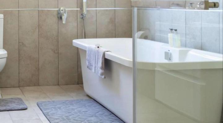 9 on Aquavista Villa