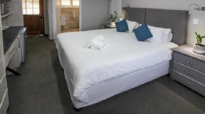 ON THE ESTUARY KNYSNA