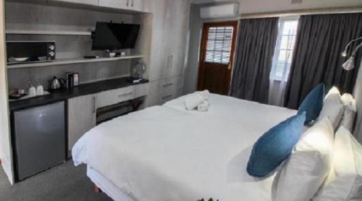 ON THE ESTUARY KNYSNA